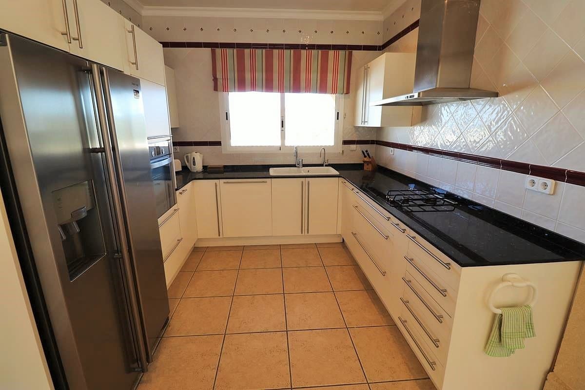 4 bedroom Villa for sale in Denia with pool - € 975,000 (Ref: 7621129)