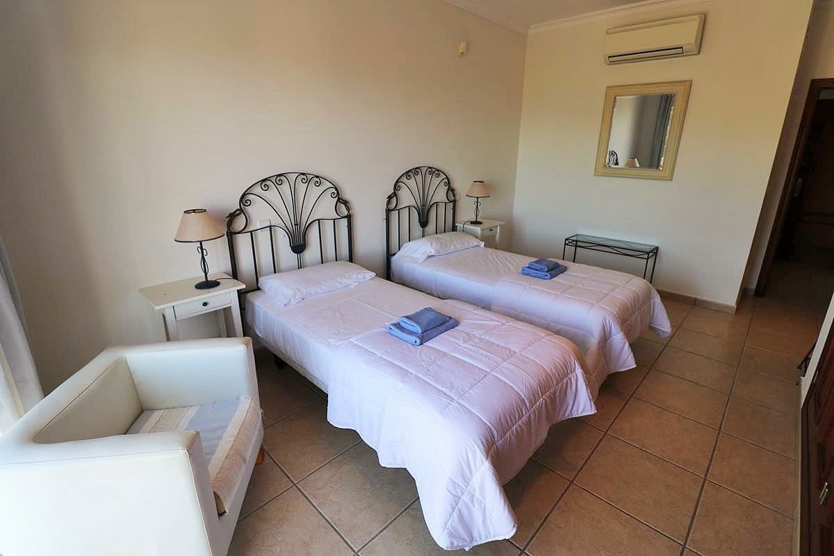 4 bedroom Villa for sale in Denia with pool - € 975,000 (Ref: 7621129)