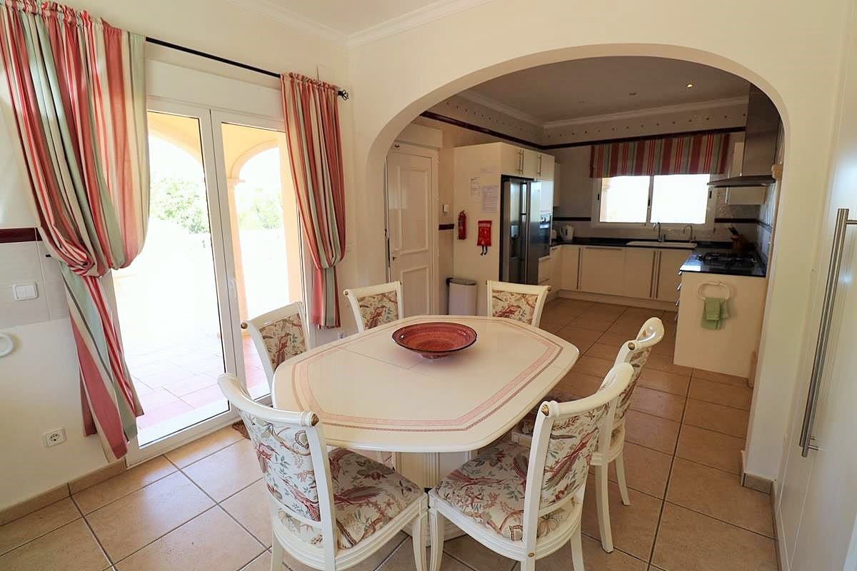 4 bedroom Villa for sale in Denia with pool - € 975,000 (Ref: 7621129)