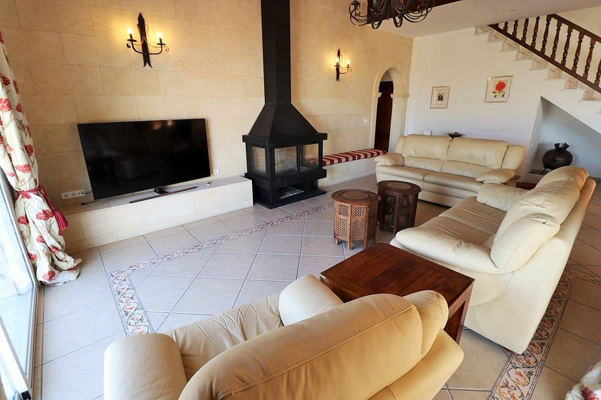 4 bedroom Villa for sale in Denia with pool - € 975,000 (Ref: 7621129)