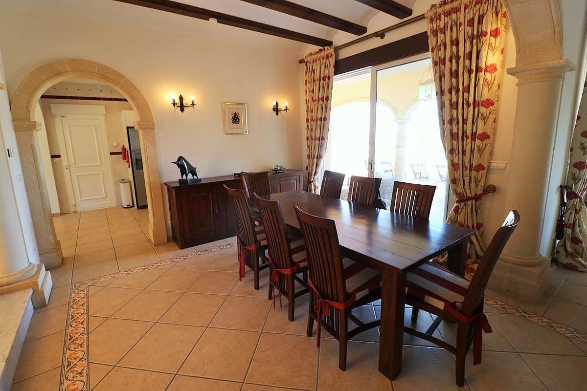 4 bedroom Villa for sale in Denia with pool - € 975,000 (Ref: 7621129)