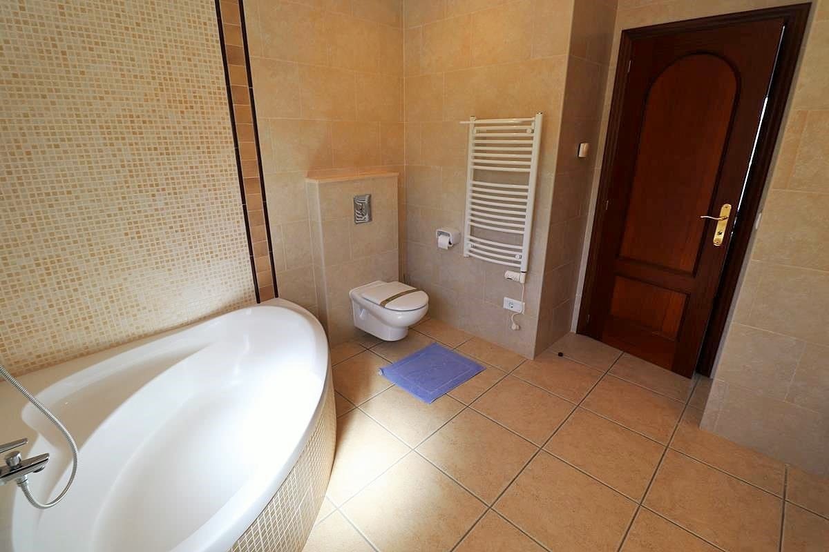 4 bedroom Villa for sale in Denia with pool - € 975,000 (Ref: 7621129)