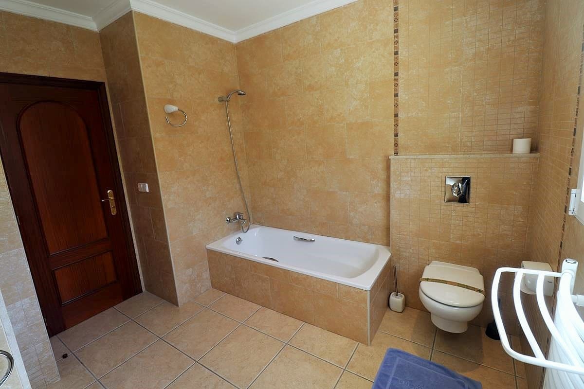 4 bedroom Villa for sale in Denia with pool - € 975,000 (Ref: 7621129)