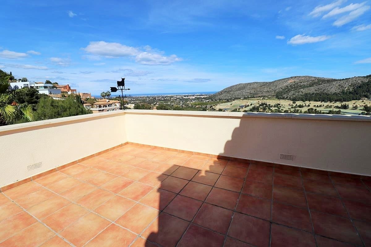 4 bedroom Villa for sale in Denia with pool - € 975,000 (Ref: 7621129)