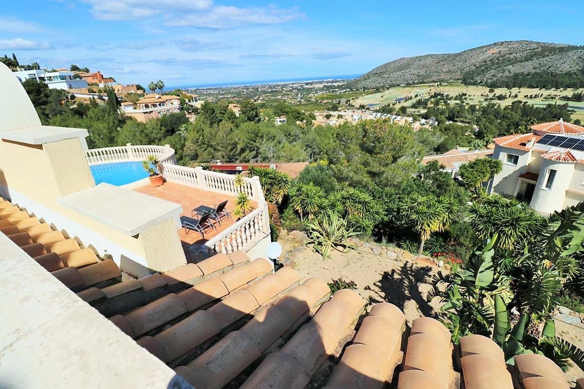 4 bedroom Villa for sale in Denia with pool - € 975,000 (Ref: 7621129)
