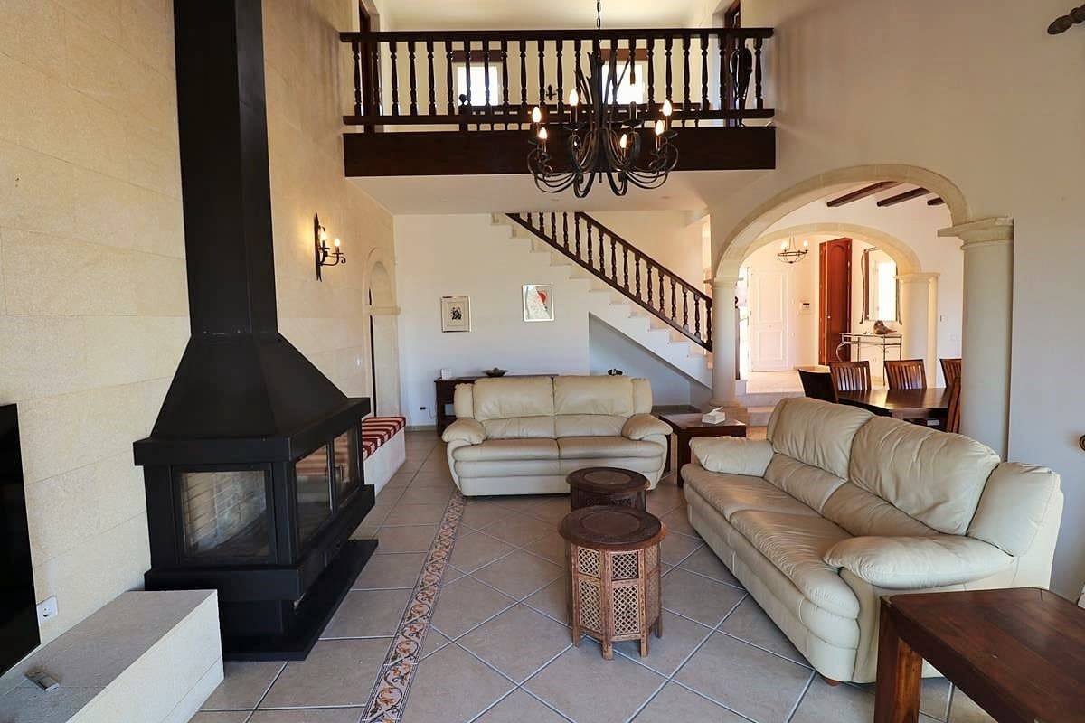 4 bedroom Villa for sale in Denia with pool - € 975,000 (Ref: 7621129)