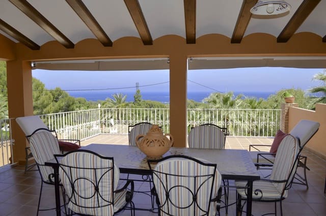 4 bedroom Villa for sale in Dénia with pool - € 840,000 (Ref: 7665089)