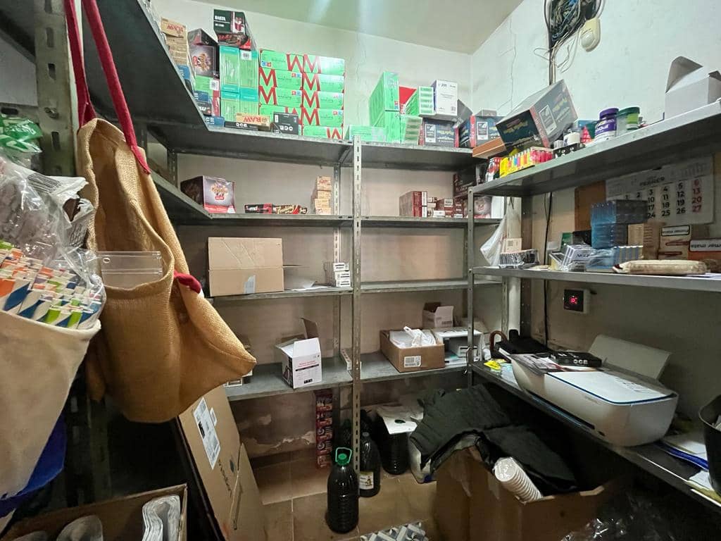 Business for sale in Els Poblets - € 300,000 (Ref: 8032532)