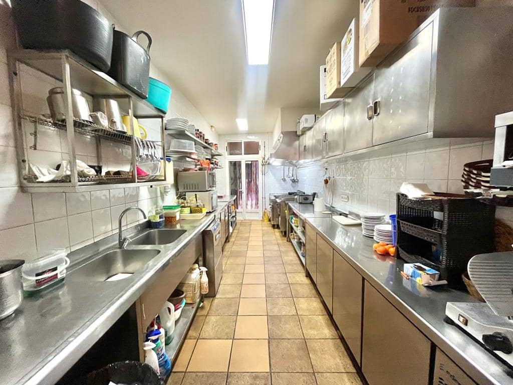 Business for sale in Els Poblets - € 300,000 (Ref: 8032532)