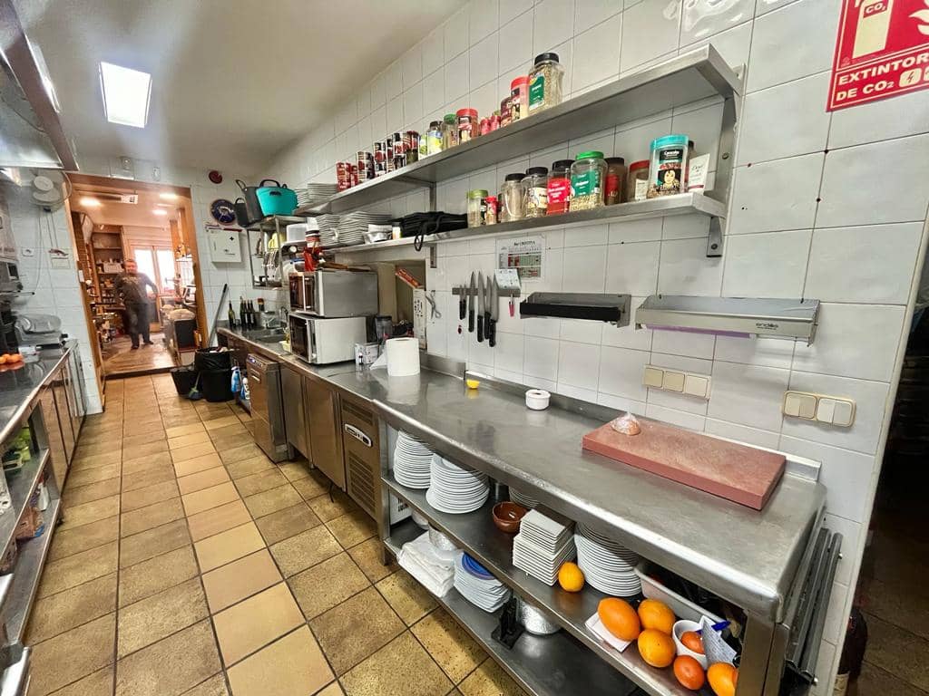 Business for sale in Els Poblets - € 300,000 (Ref: 8032532)
