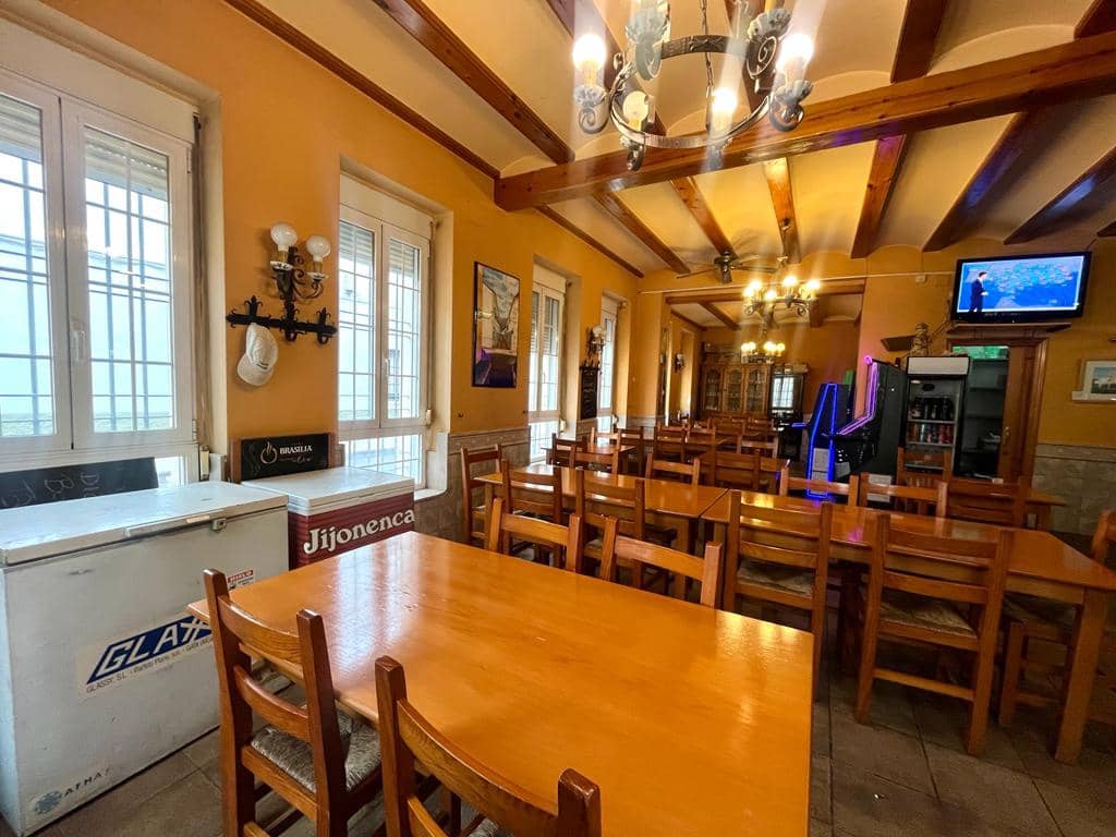 Business for sale in Els Poblets - € 300,000 (Ref: 8032532)