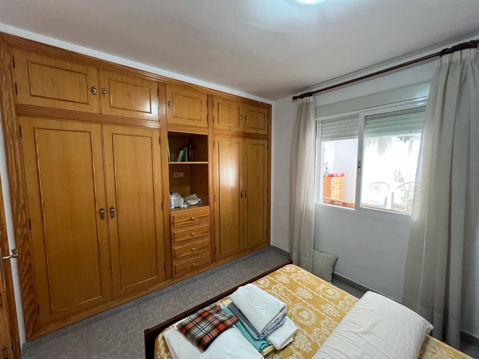 6 bedroom Villa for sale in Oliva - € 495,000 (Ref: 8155076)