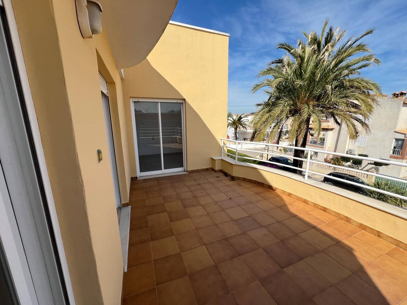 6 bedroom Villa for sale in Oliva - € 495,000 (Ref: 8155076)