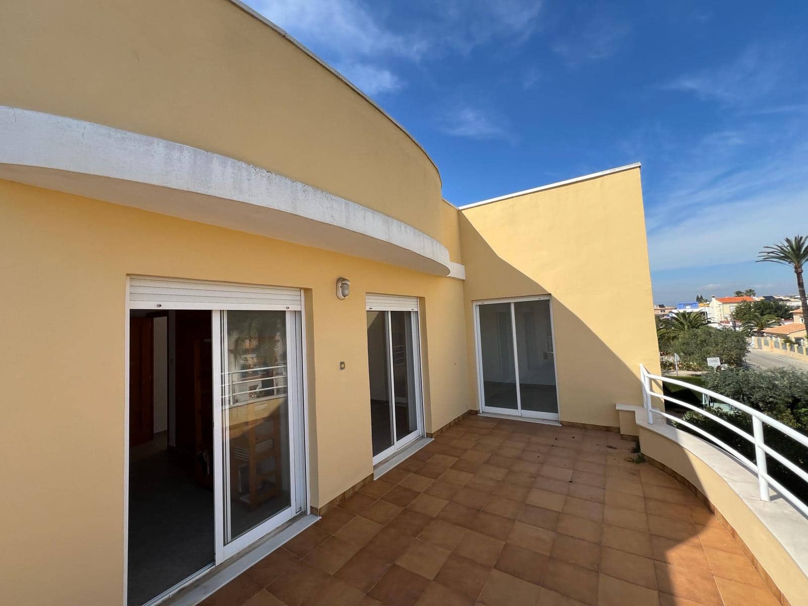 6 bedroom Villa for sale in Oliva - € 495,000 (Ref: 8155076)