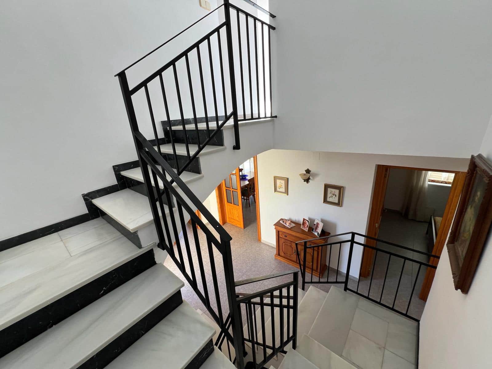 6 bedroom Villa for sale in Oliva - € 495,000 (Ref: 8155076)