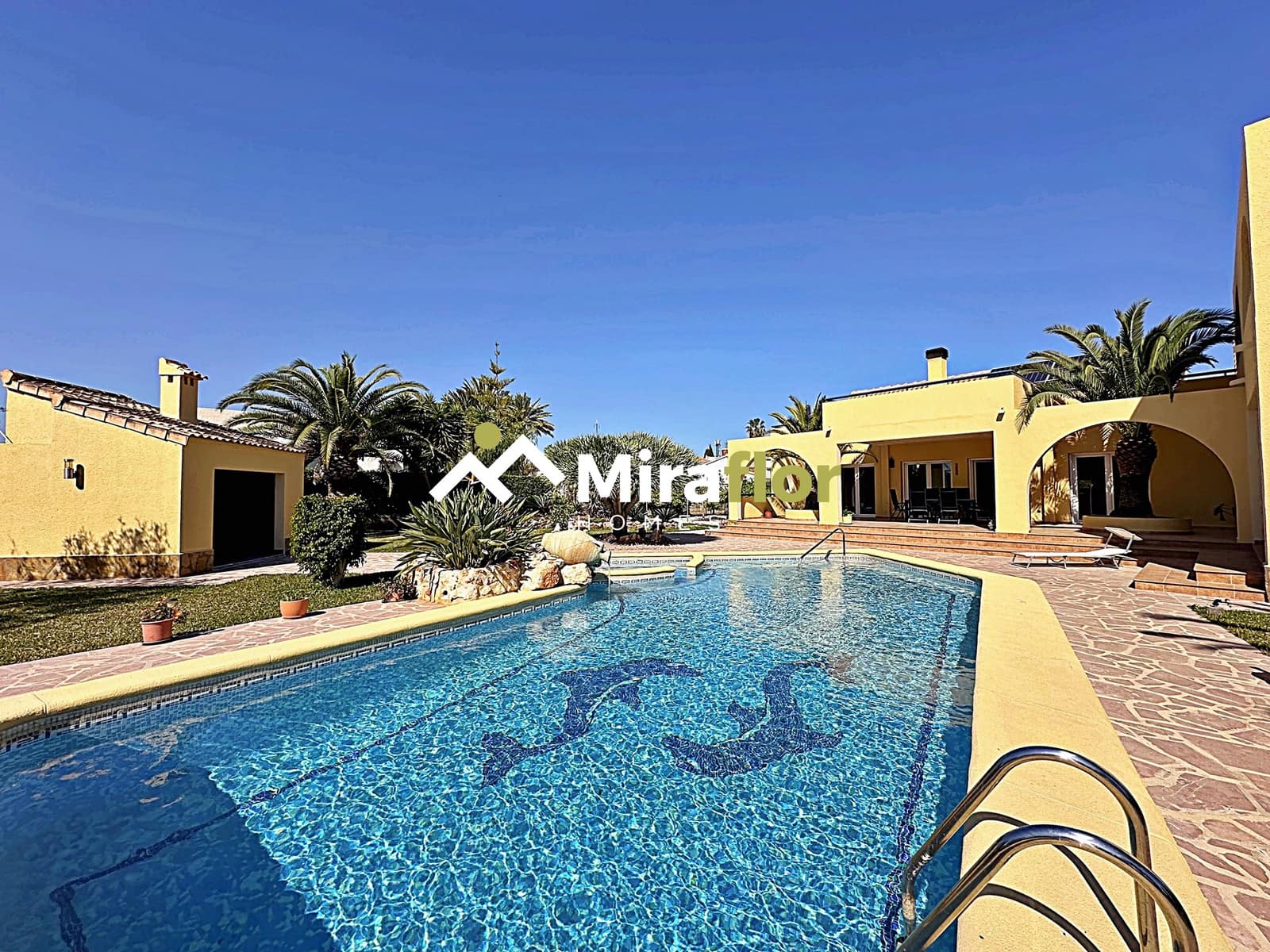 3 Zimmer Villa zu verkaufen in Els Poblets mit Pool - 848.000 € (Ref: 8310849)