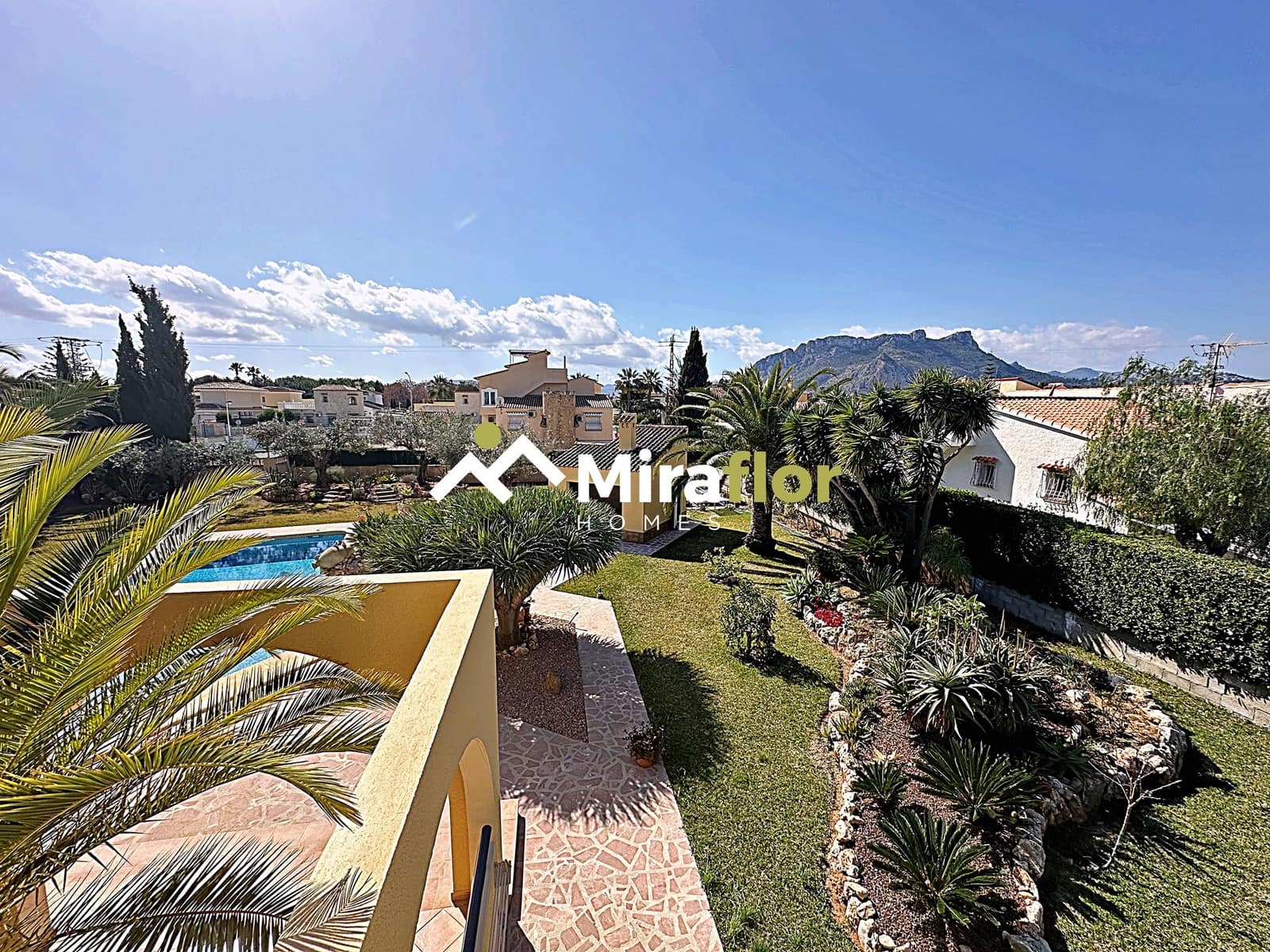 3 Zimmer Villa zu verkaufen in Els Poblets mit Pool - 848.000 € (Ref: 8310849)