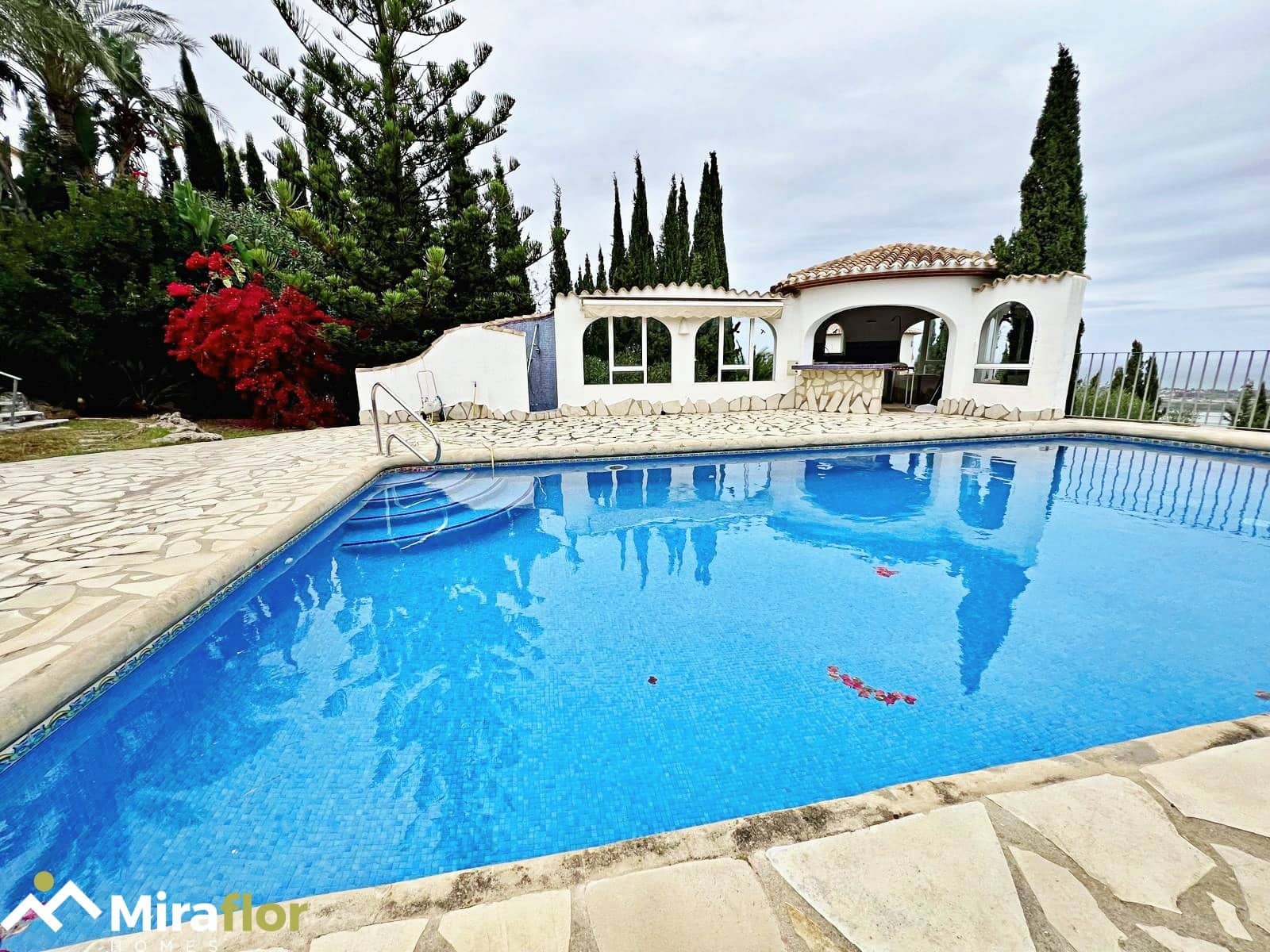 3 soveværelse Villa til salg i Monte Pego med swimmingpool - € 690.000 (Ref: 8343278)