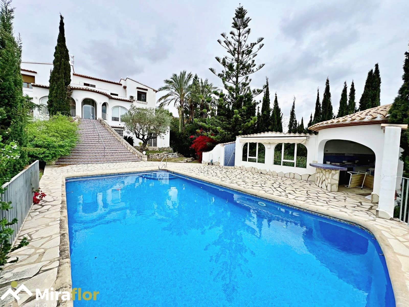 3 soveværelse Villa til salg i Monte Pego med swimmingpool - € 690.000 (Ref: 8343278)