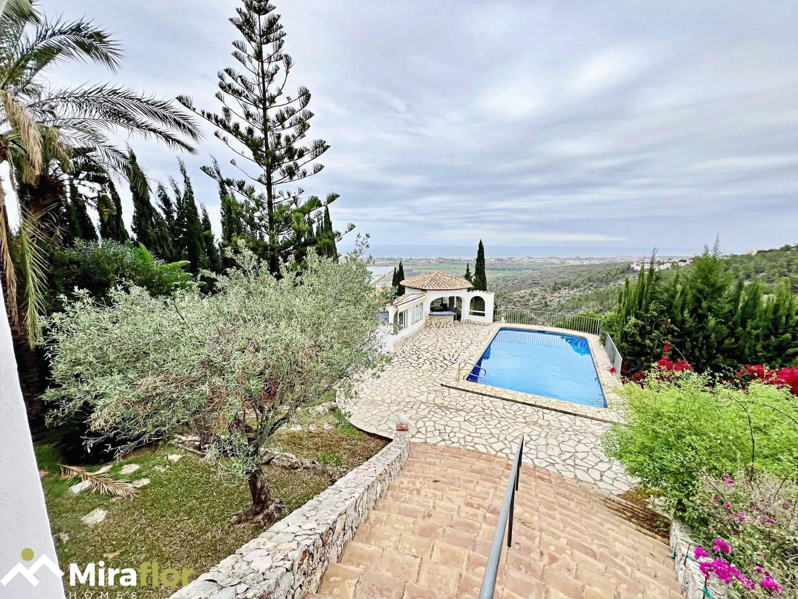 3 soveværelse Villa til salg i Monte Pego med swimmingpool - € 690.000 (Ref: 8343278)