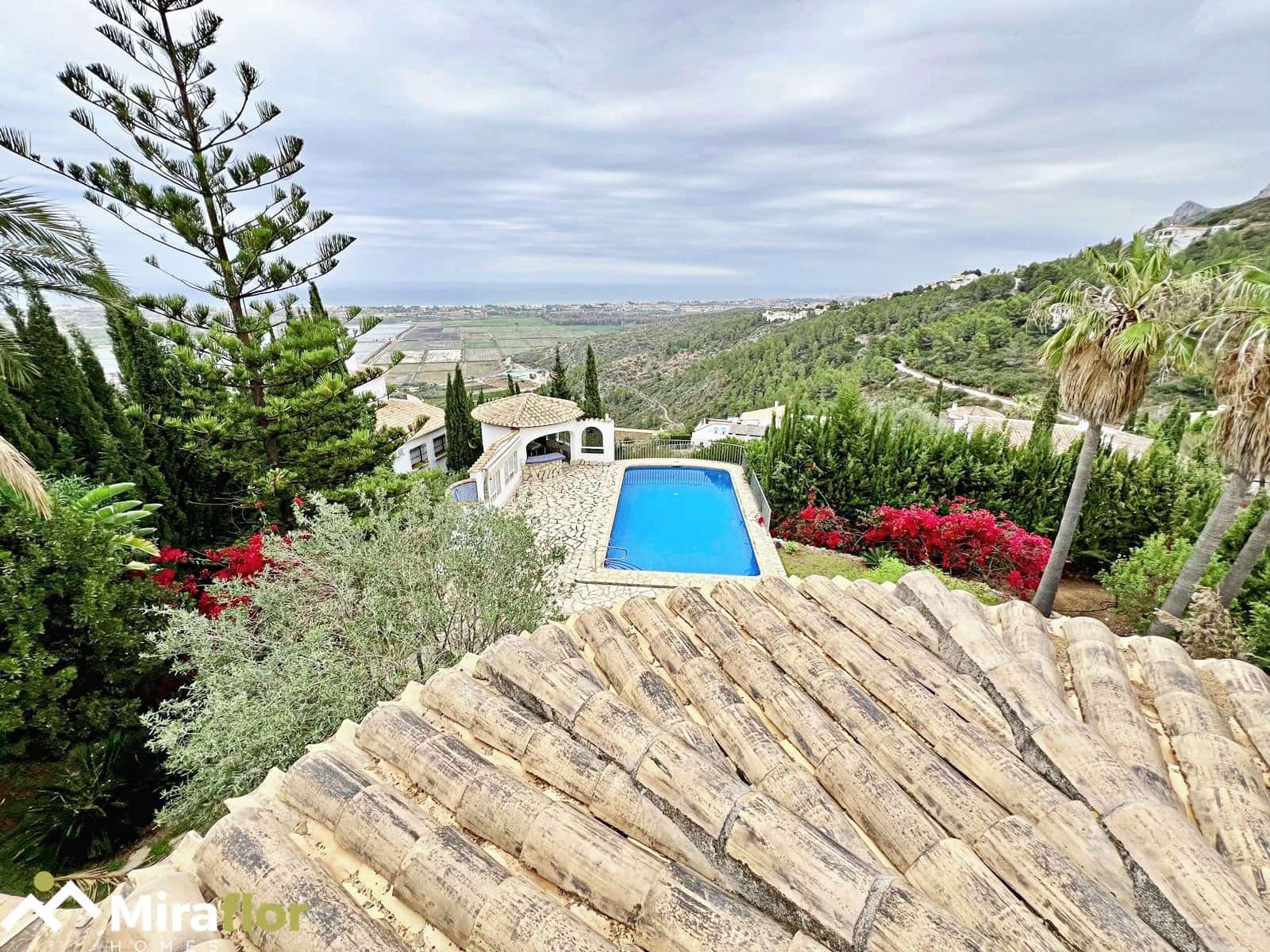 3 soveværelse Villa til salg i Monte Pego med swimmingpool - € 690.000 (Ref: 8343278)