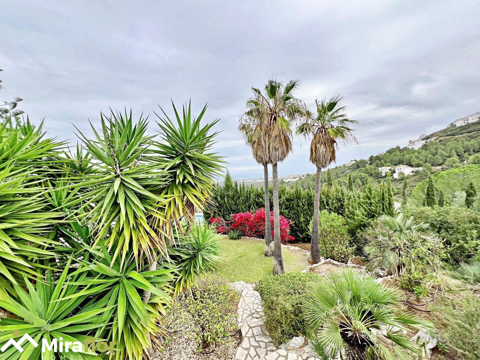 3 soveværelse Villa til salg i Monte Pego med swimmingpool - € 690.000 (Ref: 8343278)