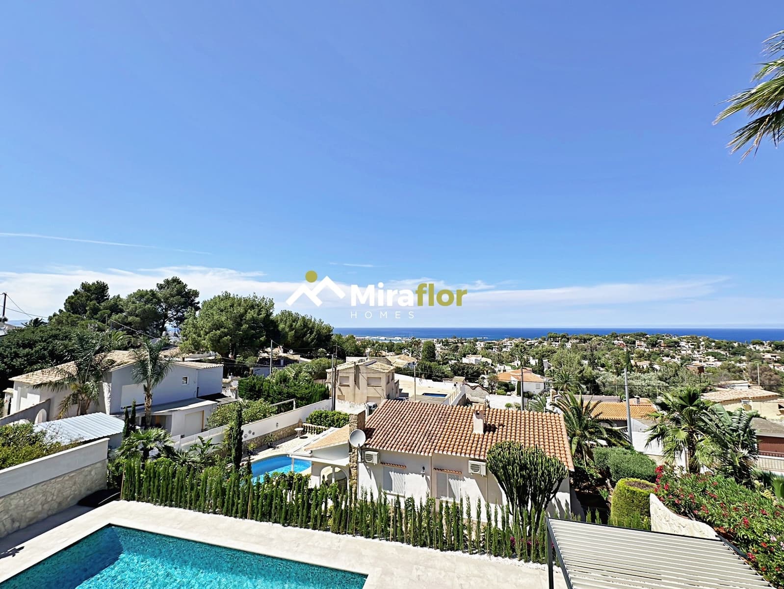4 bedroom Villa for sale in Denia with pool - € 999,000 (Ref: 8385603)