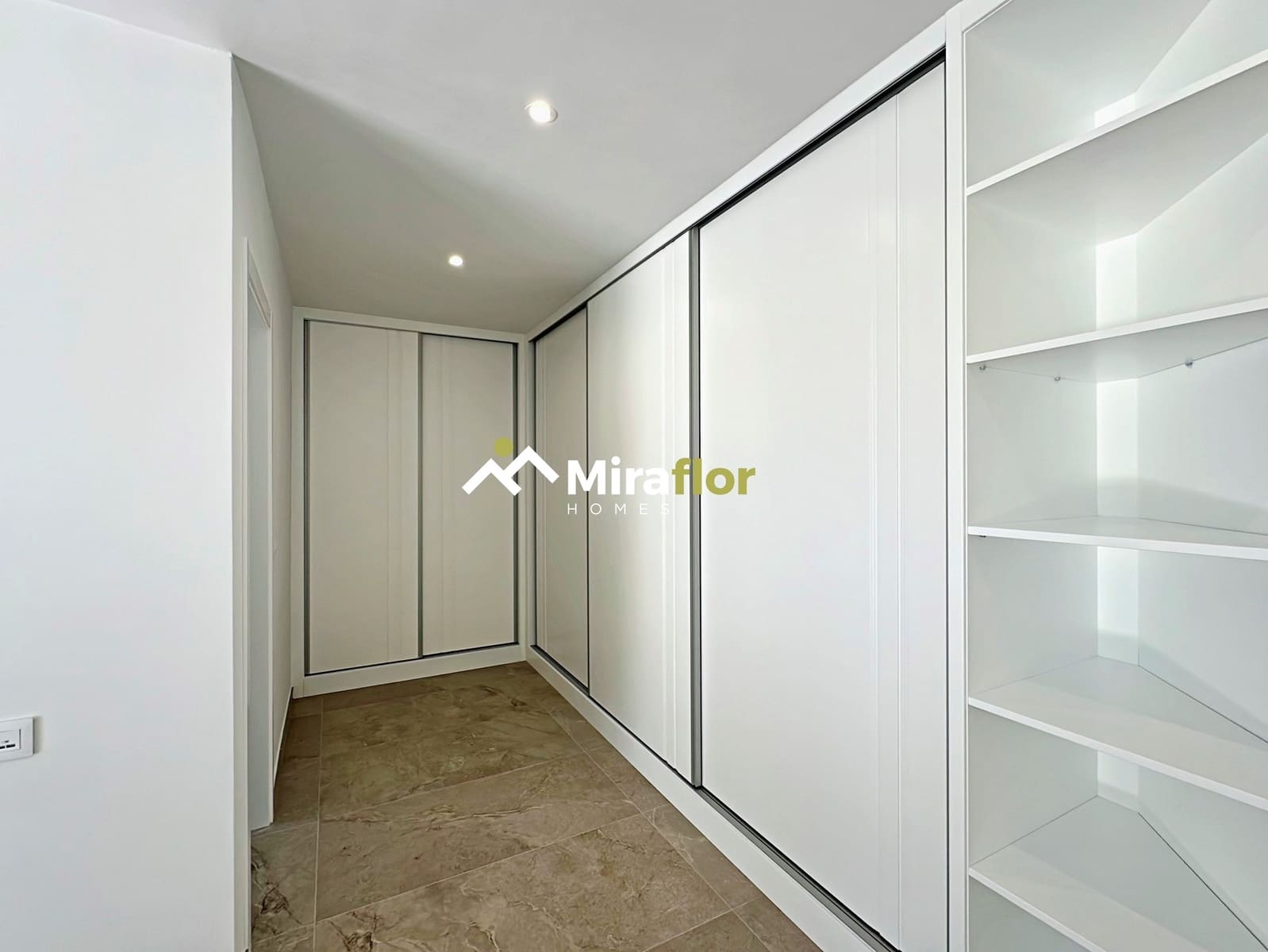 4 bedroom Villa for sale in Denia with pool - € 999,000 (Ref: 8385603)