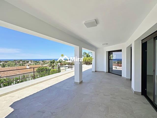 Chalet de 4 habitaciones en Dénia en venta con piscina - 999.000 € (Ref: 8385603)