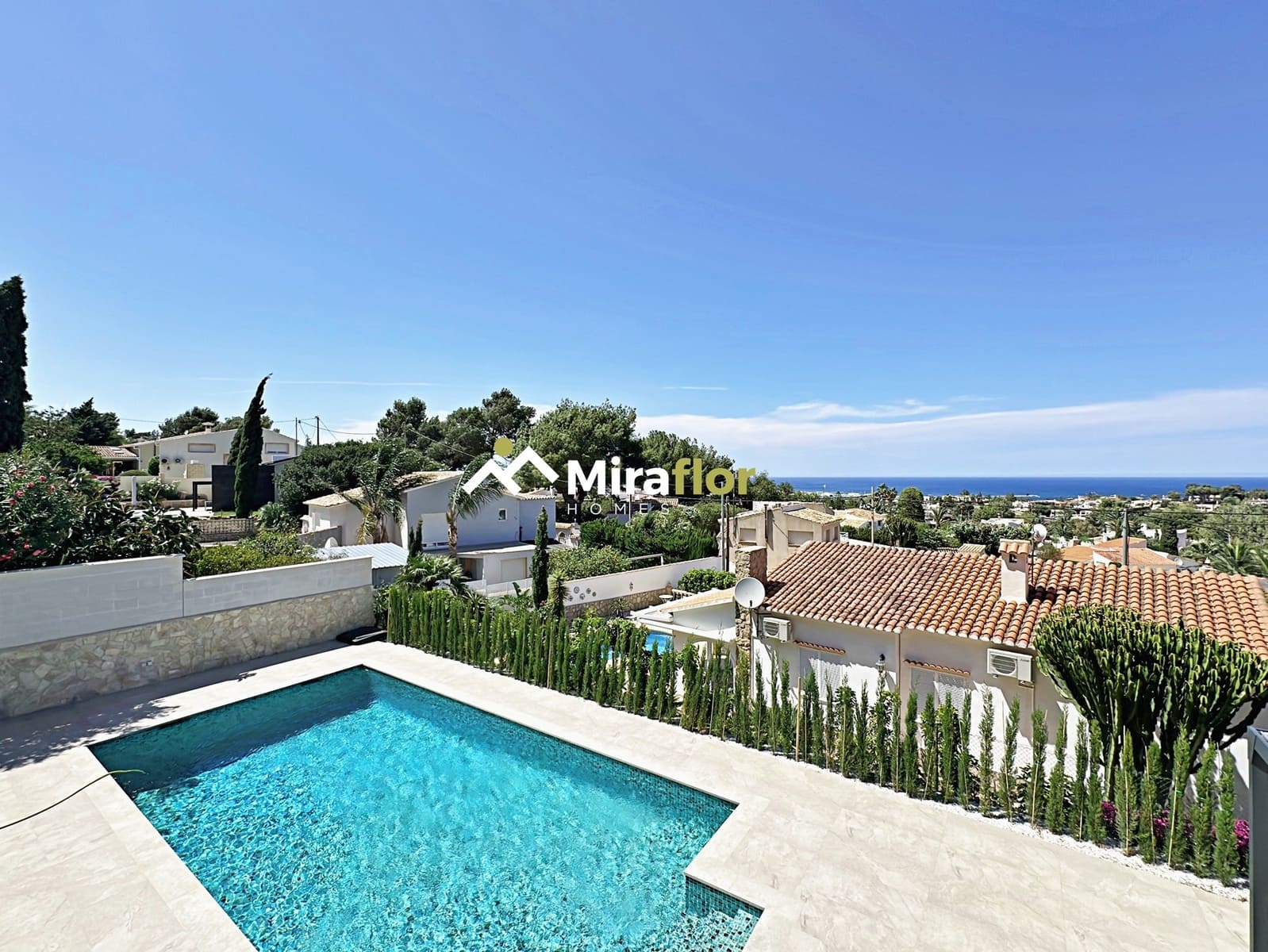 4 bedroom Villa for sale in Denia with pool - € 999,000 (Ref: 8385603)