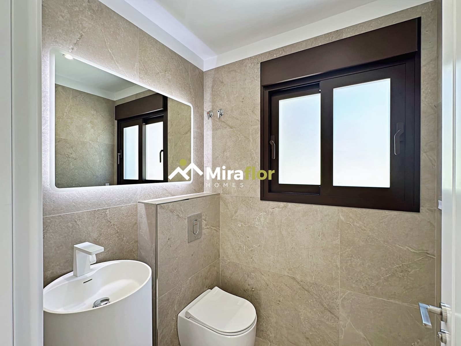 4 bedroom Villa for sale in Denia with pool - € 999,000 (Ref: 8385603)