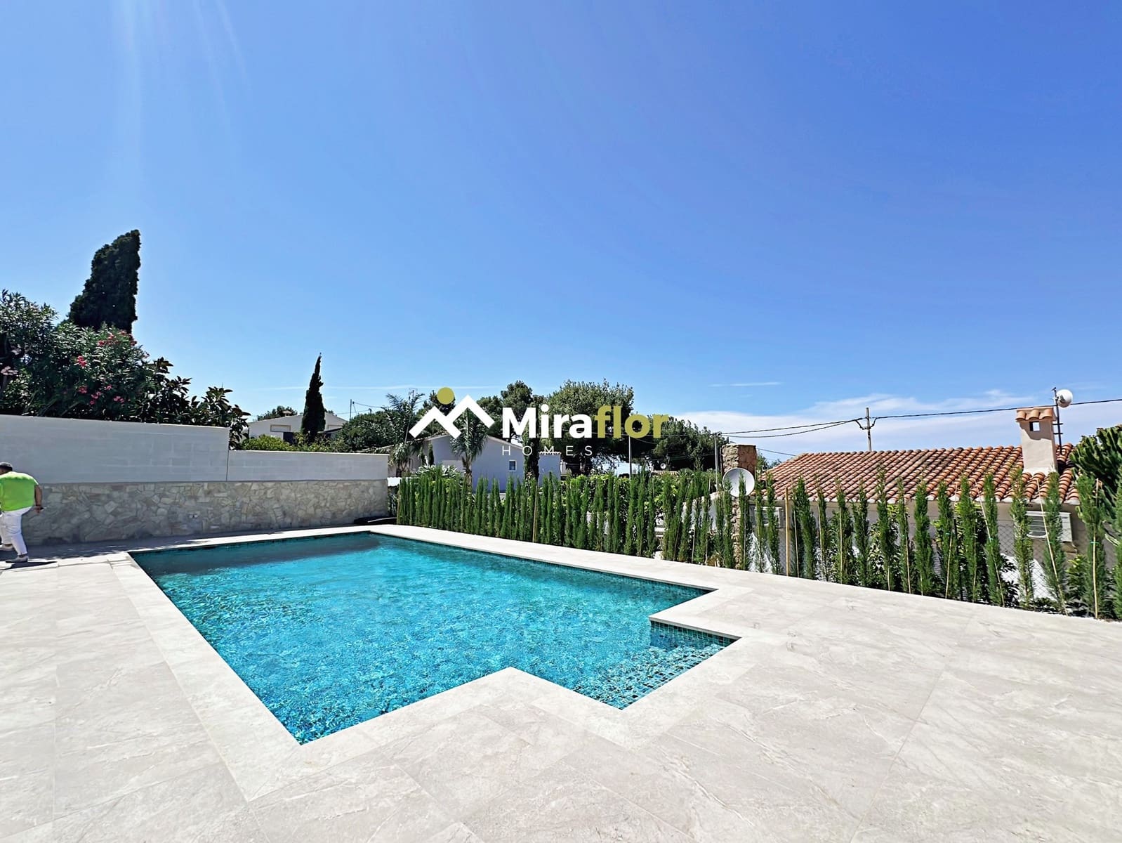 4 bedroom Villa for sale in Denia with pool - € 999,000 (Ref: 8385603)