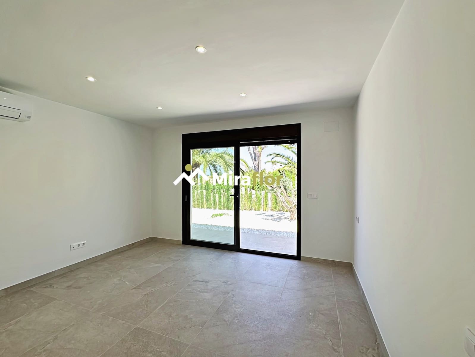 4 sovrum Villa till salu i Denia med pool - 999 000 € (Ref: 8385603)