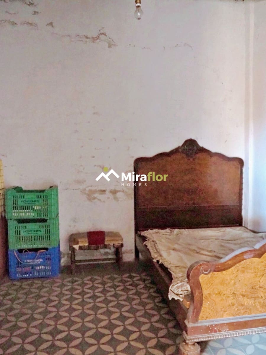 9 bedroom Townhouse for sale in Pedreguer - € 320,000 (Ref: 8576414)