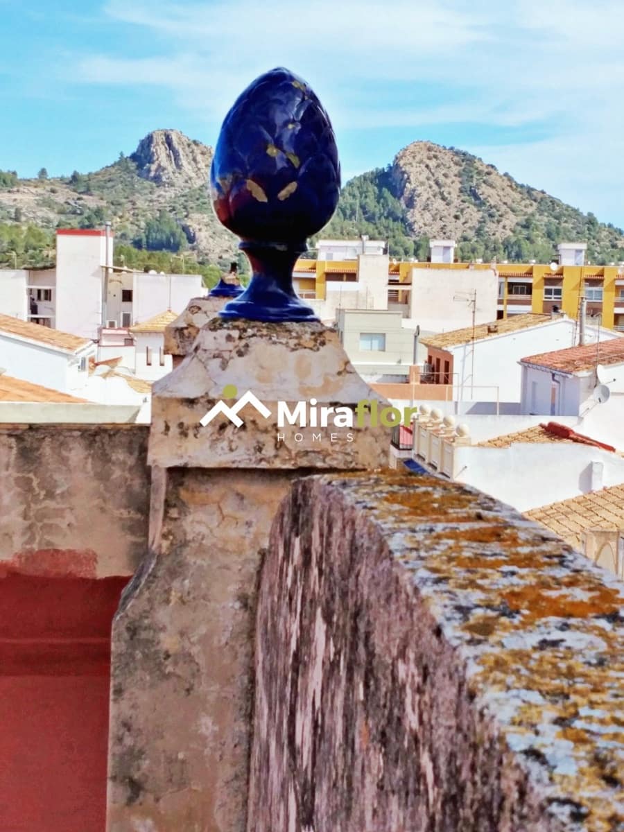 9 bedroom Townhouse for sale in Pedreguer - € 320,000 (Ref: 8576414)