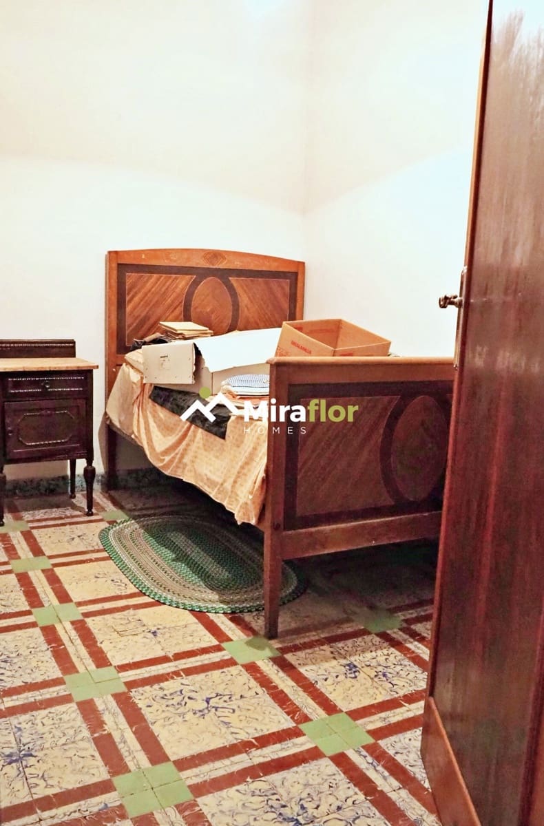 9 bedroom Townhouse for sale in Pedreguer - € 320,000 (Ref: 8576414)