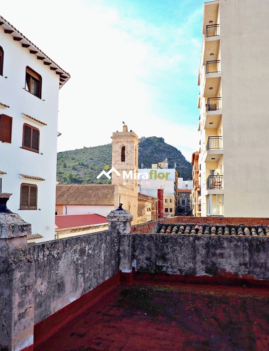 9 bedroom Townhouse for sale in Pedreguer - € 320,000 (Ref: 8576414)