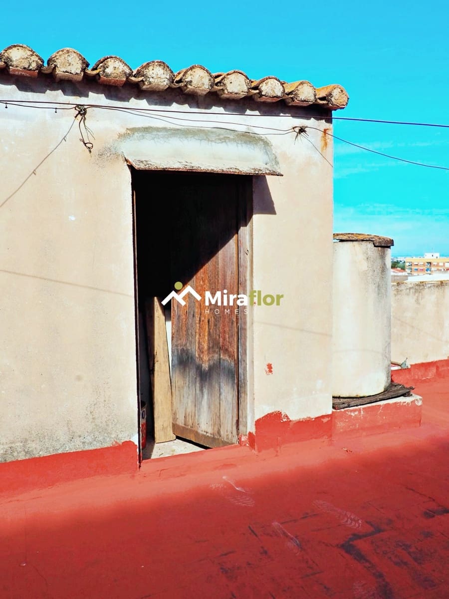 9 bedroom Townhouse for sale in Pedreguer - € 320,000 (Ref: 8576414)