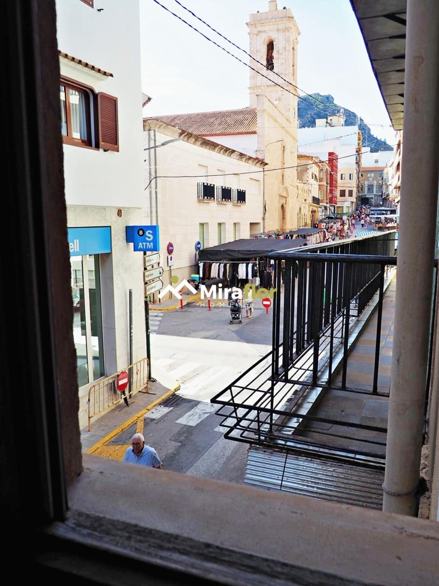 9 bedroom Townhouse for sale in Pedreguer - € 320,000 (Ref: 8576414)