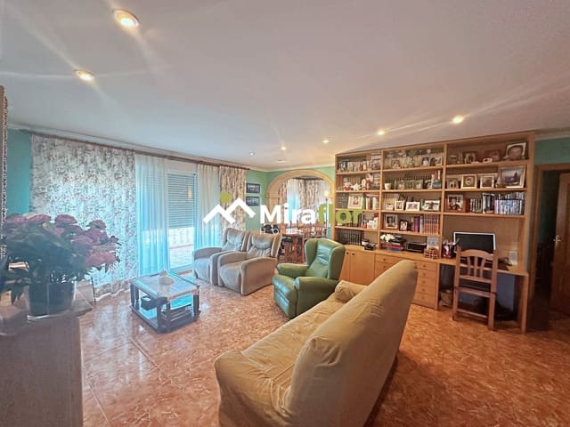 Chalet de 4 habitaciones en Dénia en venta con piscina - 775.000 € (Ref: 8590989)