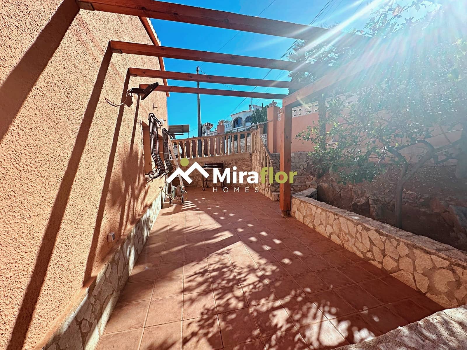 4 sypialnia Willa na sprzedaż w Denia z basenem - 775 000 € (Ref: 8590989)