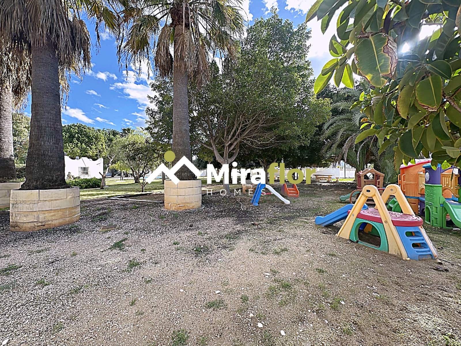 3 bedroom Apartment for sale in Denia with pool - € 189,000 (Ref: 8792415)