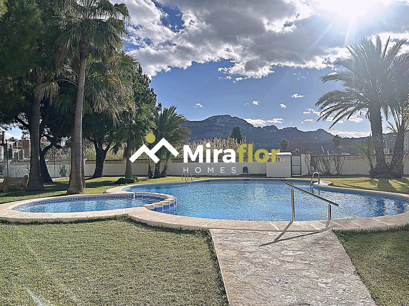 3 bedroom Apartment for sale in Denia with pool - € 189,000 (Ref: 8792415)
