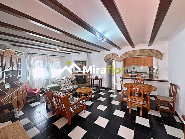 5 bedroom Villa for sale in Dénia with pool - € 598,000 (Ref: 8817485)