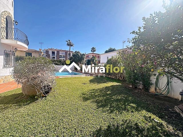 5 bedroom Villa for sale in Dénia with pool - € 598,000 (Ref: 8817485)