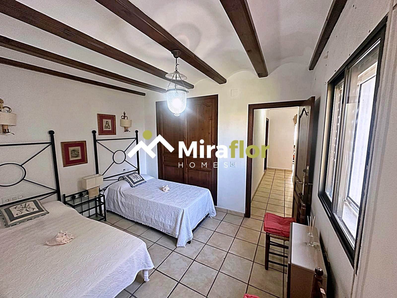 5 soverom Villa til salgs i Denia med svømmebasseng - € 598 000 (Ref: 8817485)