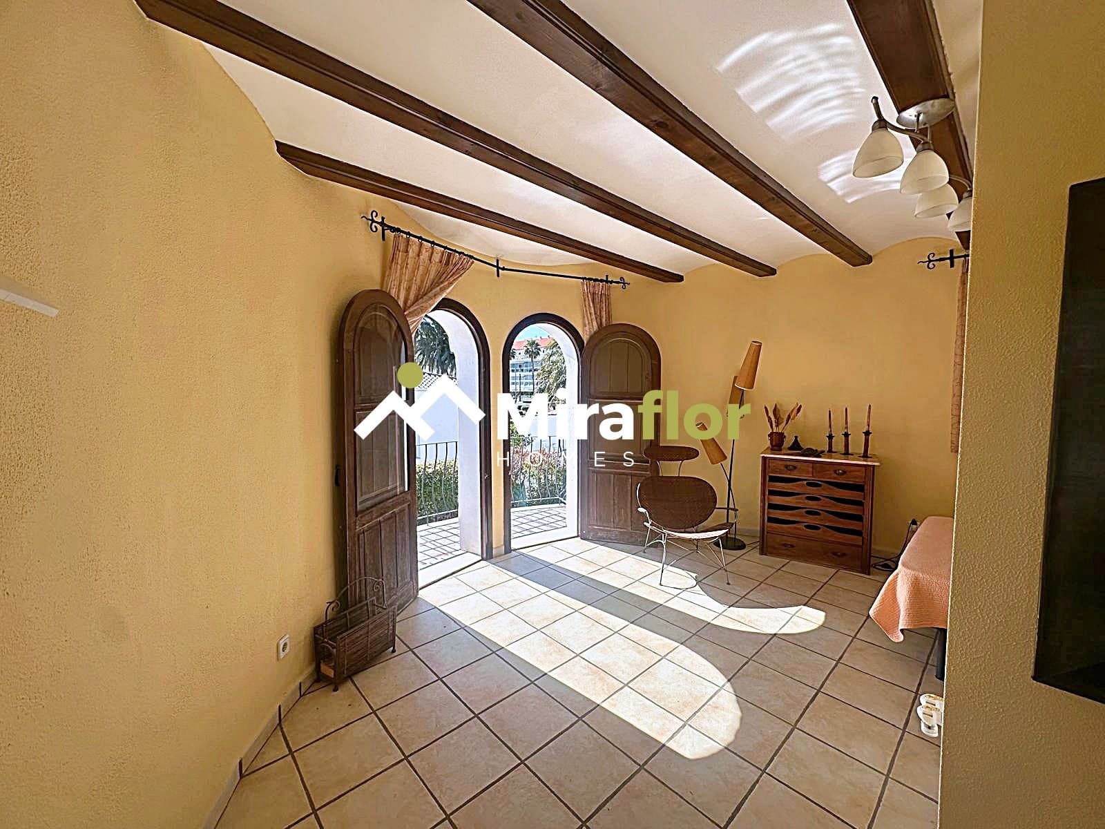 5 soverom Villa til salgs i Denia med svømmebasseng - € 598 000 (Ref: 8817485)