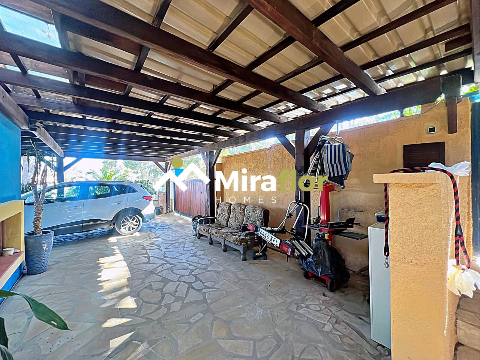 4 Zimmer Villa zu verkaufen in Denia mit Pool - 619.000 € (Ref: 8867491)