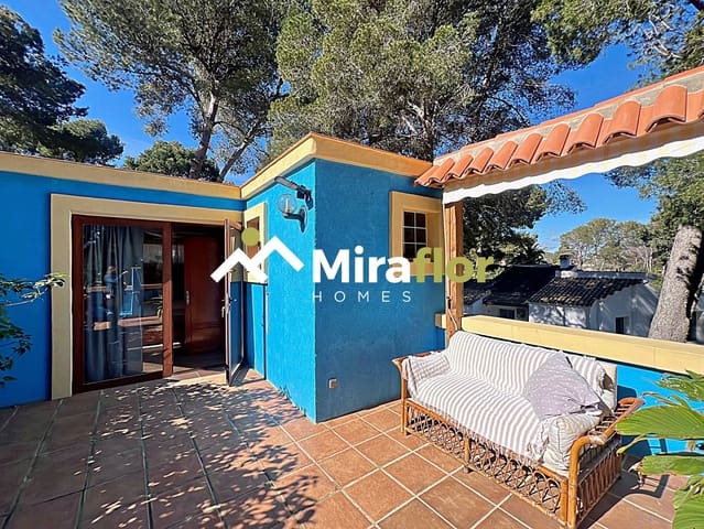 4 Zimmer Villa zu verkaufen in Dénia mit Pool - 619.000 € (Ref: 8867491)