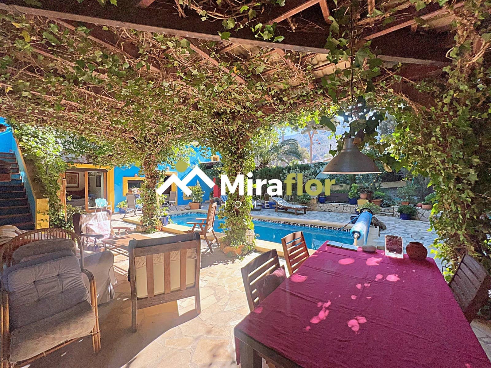 4 Zimmer Villa zu verkaufen in Denia mit Pool - 619.000 € (Ref: 8867491)